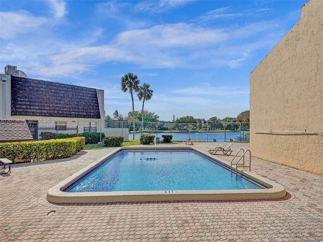 9148 Limetree Lane 181, Pembroke Pines, FL 33024