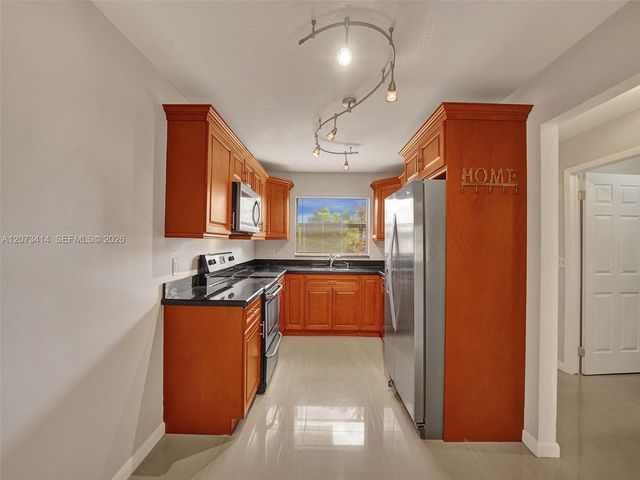9148 Limetree Lane 181, Pembroke Pines, FL 33024