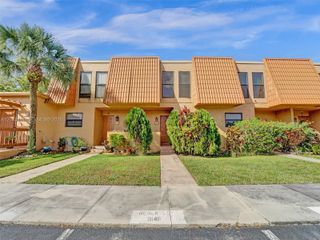 9148 Limetree Lane 181, Pembroke Pines, FL 33024
