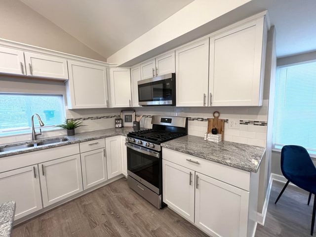 276 N Henry Street, Gary, IN 46403