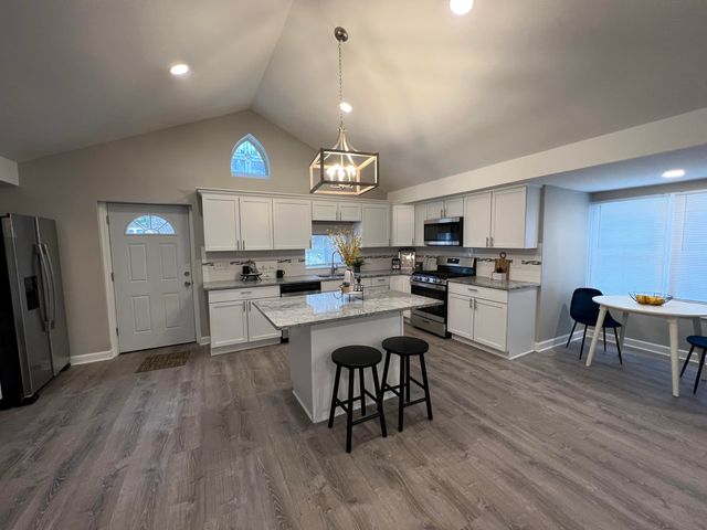 276 N Henry Street, Gary, IN 46403