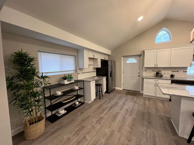 276 N Henry Street, Gary, IN 46403