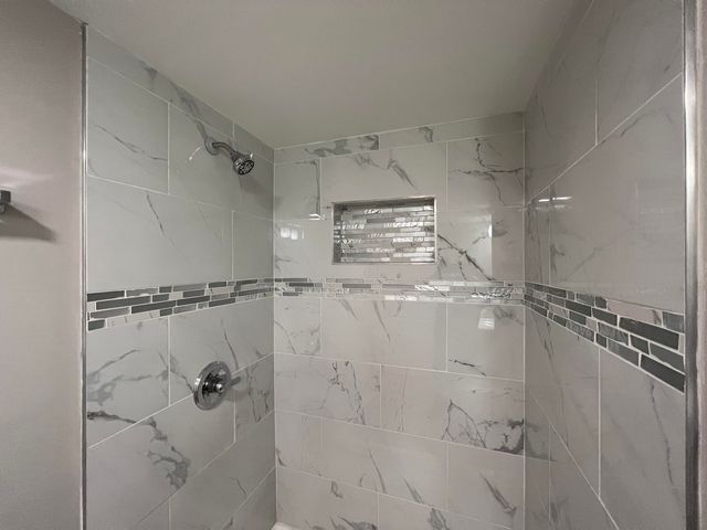 276 N Henry Street, Gary, IN 46403