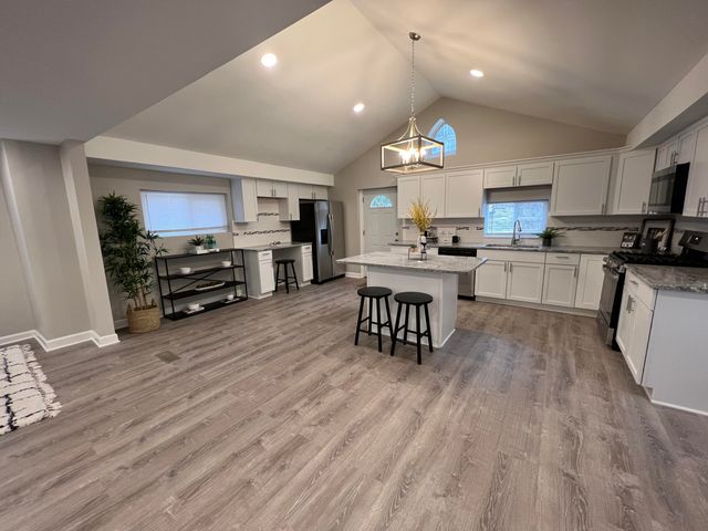 276 N Henry Street, Gary, IN 46403