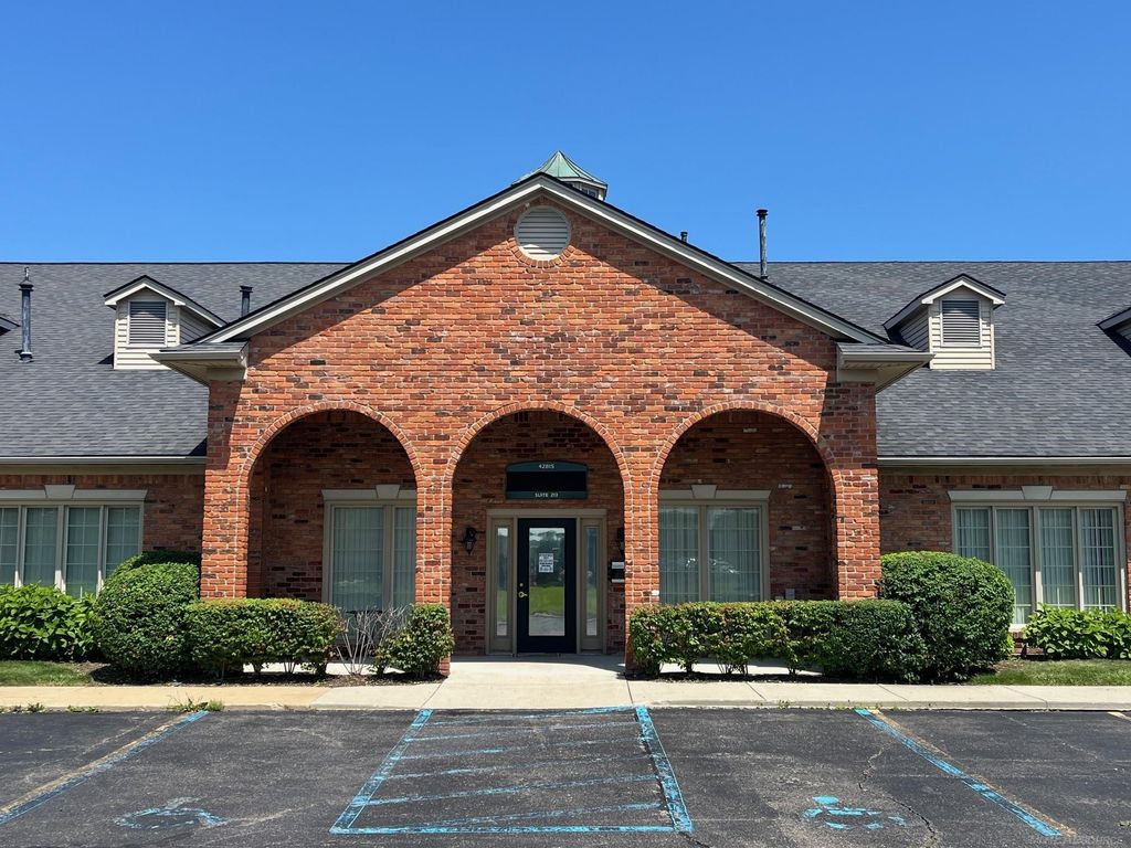 42815 Garfield Road, Clinton Twp, MI 48038