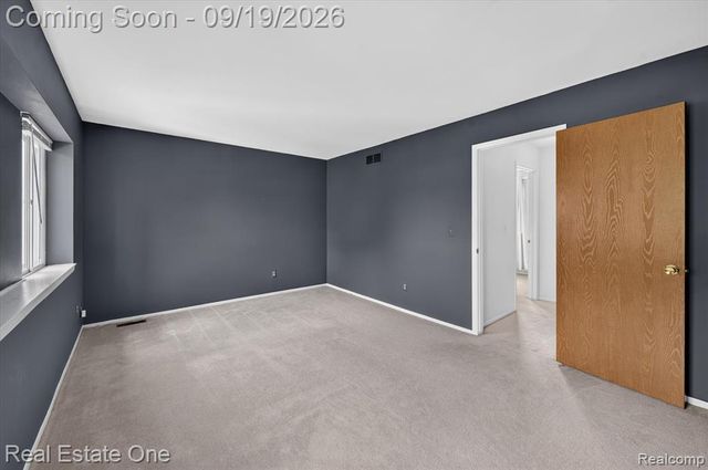 317 Hampton Court, South Lyon, MI 48178