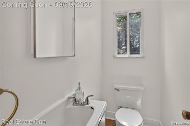 317 Hampton Court, South Lyon, MI 48178