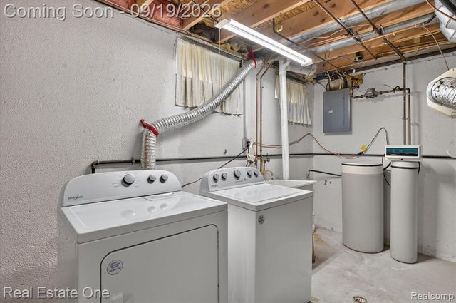 317 Hampton Court, South Lyon, MI 48178