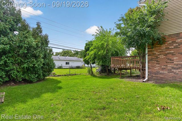 317 Hampton Court, South Lyon, MI 48178