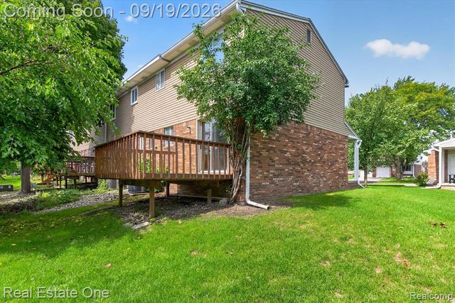 317 Hampton Court, South Lyon, MI 48178