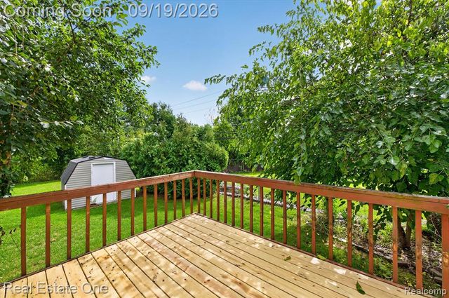 317 Hampton Court, South Lyon, MI 48178