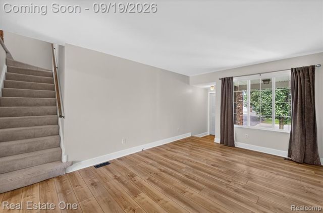 317 Hampton Court, South Lyon, MI 48178