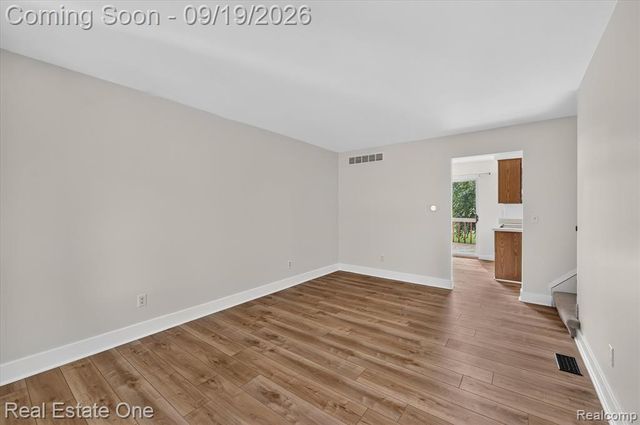317 Hampton Court, South Lyon, MI 48178