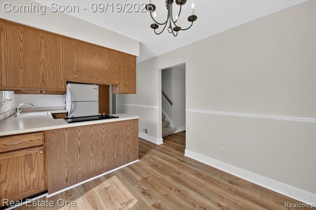 317 Hampton Court, South Lyon, MI 48178