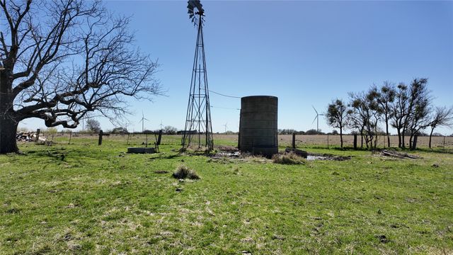 520 SH 16 N, Goldthwaite, TX 76844