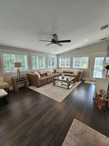 6 Zaloga Way, Middleton, MA 01949