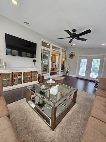 6 Zaloga Way, Middleton, MA 01949