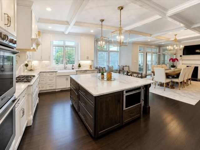 6 Zaloga Way, Middleton, MA 01949