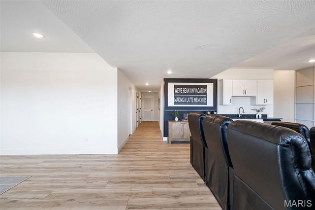 135 Frontier Way, Kimberling City, MO 65686