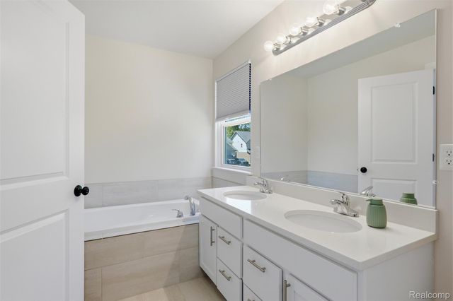 8760 Oak Ridge Trail, Westland, MI 48185