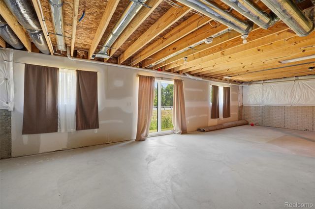 8760 Oak Ridge Trail, Westland, MI 48185