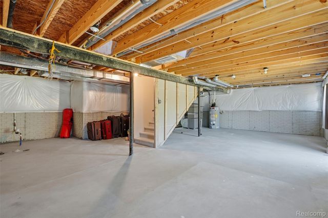 8760 Oak Ridge Trail, Westland, MI 48185