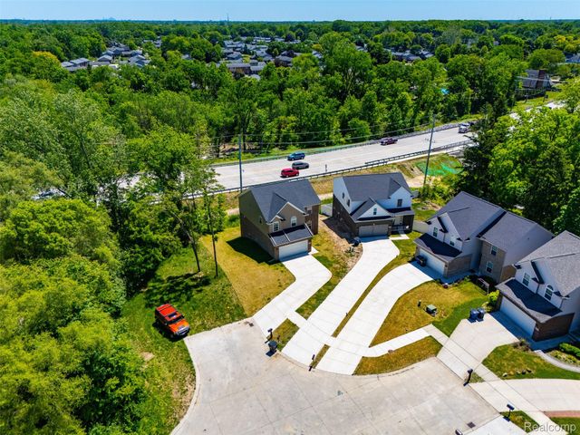 8760 Oak Ridge Trail, Westland, MI 48185