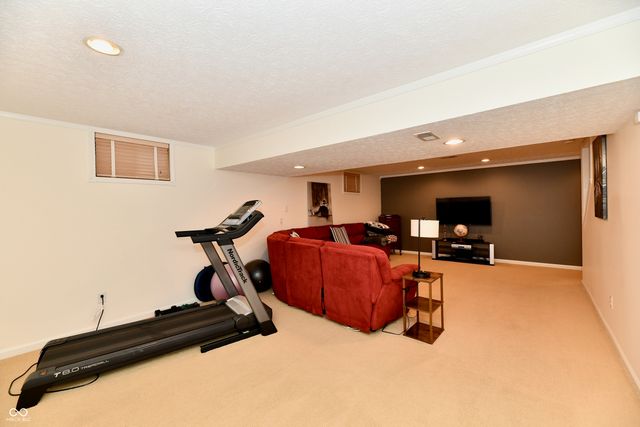 10009 Northwind Circle, Indianapolis, IN 46256