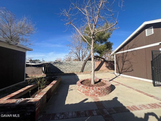 43119 E 7th Street, Lancaster, CA 93535