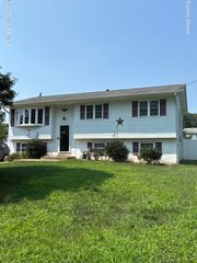 614 Vaughn Avenue, Toms River, NJ 08753