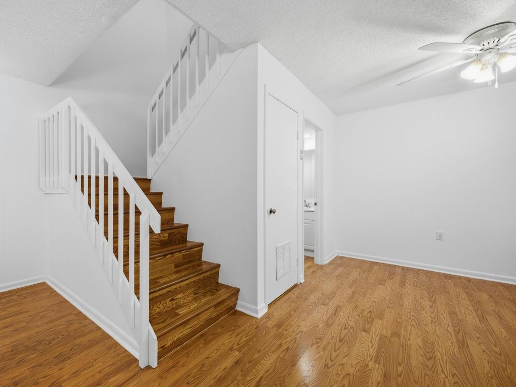 2213 22nd Lane, Palm Beach Gardens, FL 33418