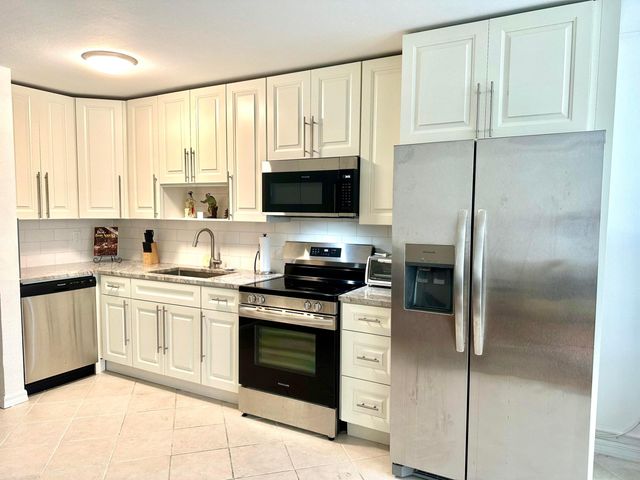901 N Birch Road A5, Fort Lauderdale, FL 33304