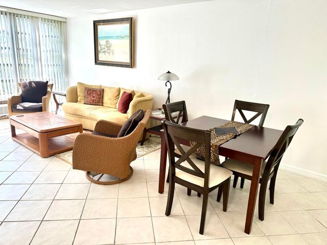 901 N Birch Road A5, Fort Lauderdale, FL 33304