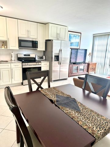 901 N Birch Road A5, Fort Lauderdale, FL 33304