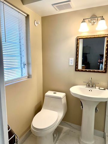 901 N Birch Road A5, Fort Lauderdale, FL 33304