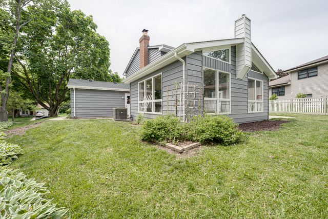 4433 Normandy Drive, Lisle, IL 60532