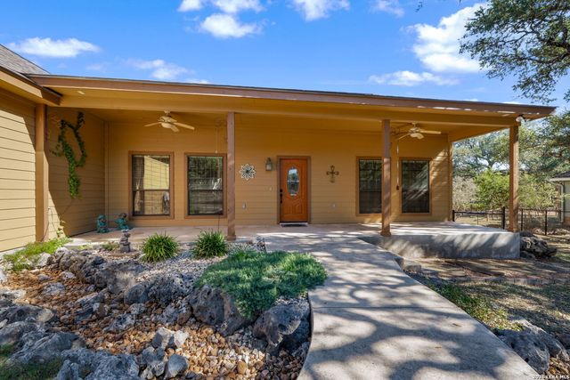 905 CYPRESS PASS RD, Spring Branch, TX 78070