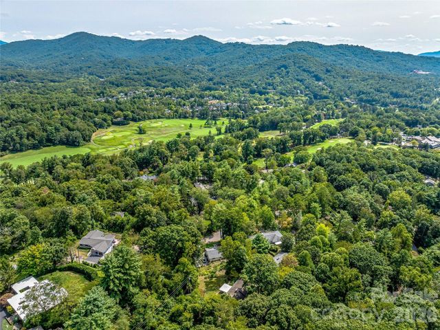 5 Hillcrest Road E, Asheville, NC 28804
