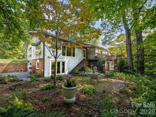5 Hillcrest Road E, Asheville, NC 28804