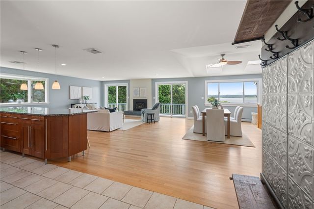 55 West Main Road, Little Compton, RI 02837