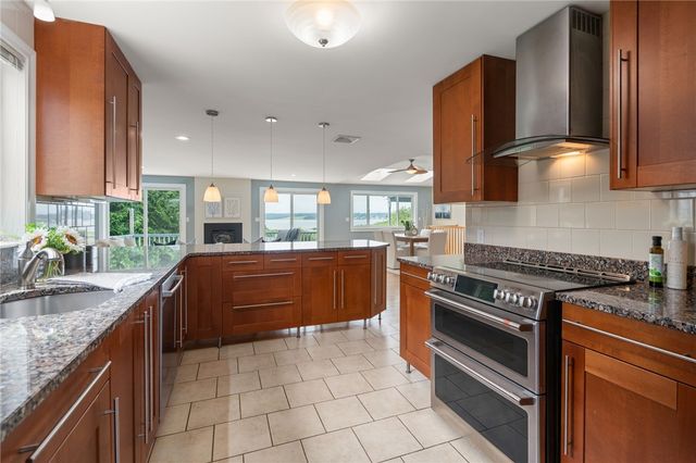 55 West Main Road, Little Compton, RI 02837