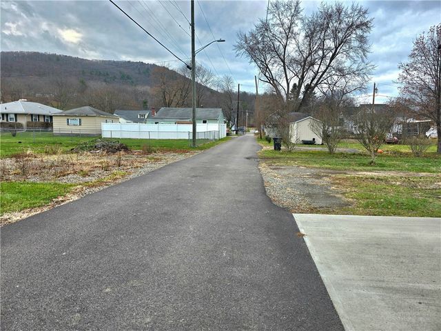 422 Watauga Avenue Extension, Corning City, NY 14830