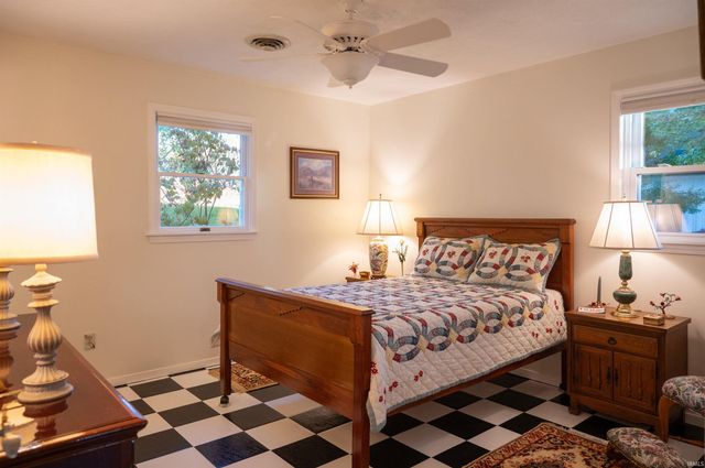 276 S Poinsettia Drive, Santa Claus, IN 47579