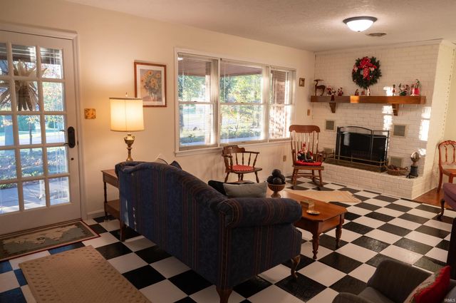 276 S Poinsettia Drive, Santa Claus, IN 47579