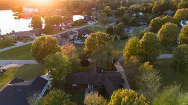 276 S Poinsettia Drive, Santa Claus, IN 47579