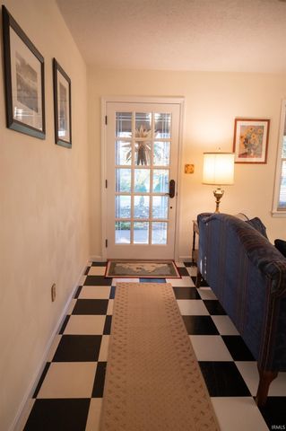 276 S Poinsettia Drive, Santa Claus, IN 47579