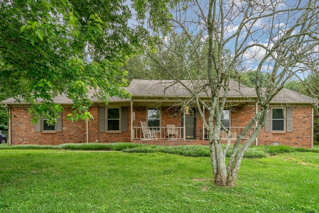3105 Dell Dr, Hermitage, TN 37076