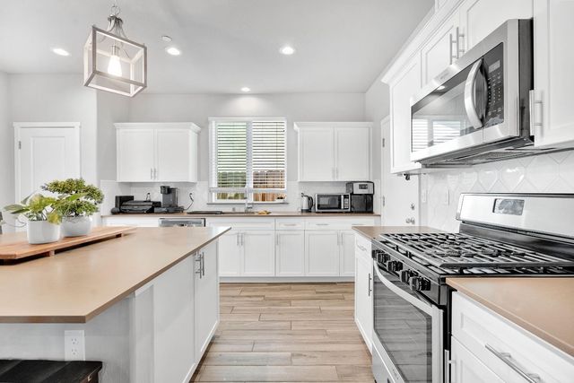 3875 Roberts Avenue, Clovis, CA 93619