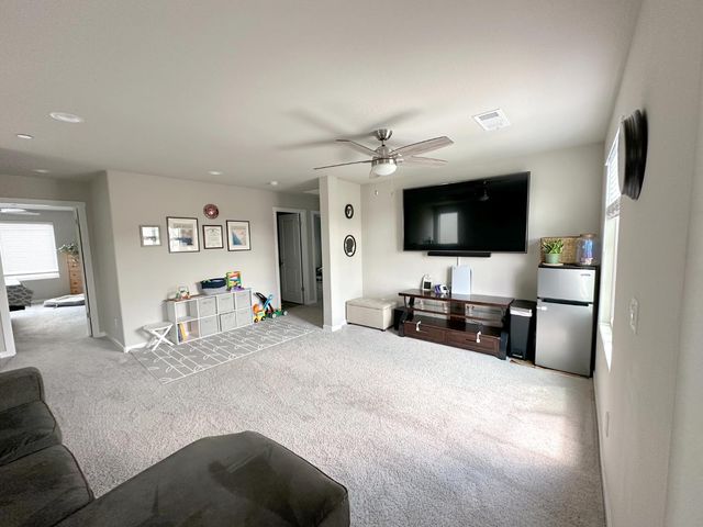 3875 Roberts Avenue, Clovis, CA 93619