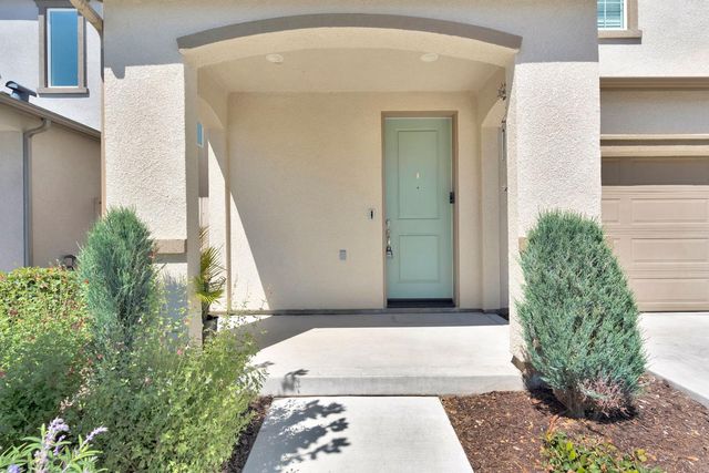 3875 Roberts Avenue, Clovis, CA 93619
